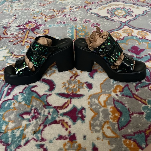 Miista Made In Spain Speckle Black Glitter
Iridescent Platform Sandals-Size 39 - Picture 9 of 14